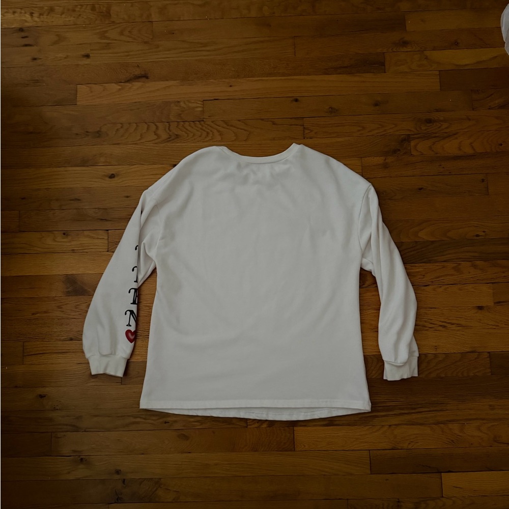 Women’s Lightweight Queen of Hearts Graphic Sweatshirt From Amazon - Picture 7 of 11